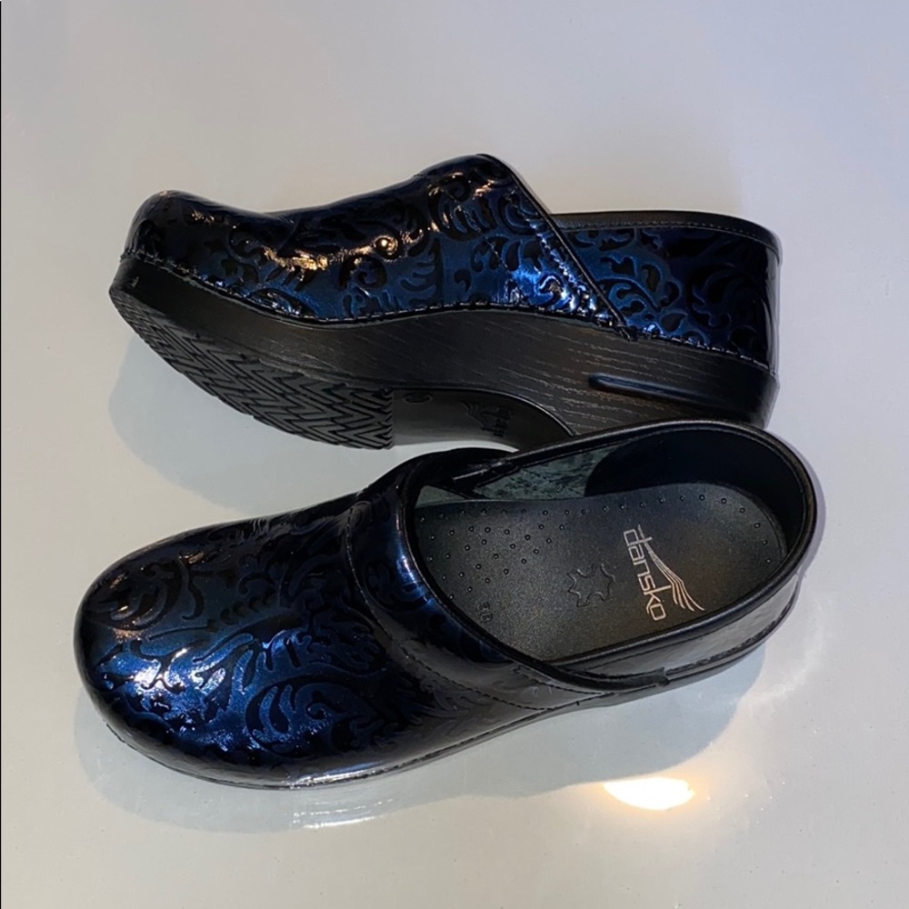 NWOT Dansko Patten Leather Clogs